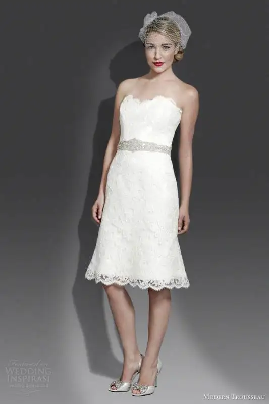 modern-trousseau-bridal-fall-2014-delilah-short-lace-wedding-dress (1)