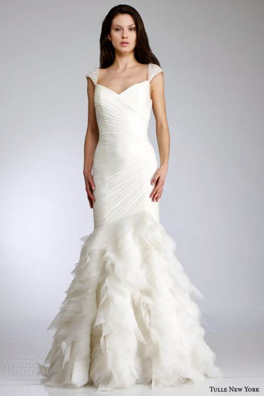 tulle-new-york-antonio-gual-bridal-spring-2015-wedding-dress-koi-dora